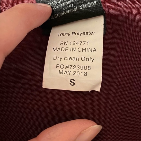 Harry Potter Gryffindor Robe authentic - Picture 8 of 9